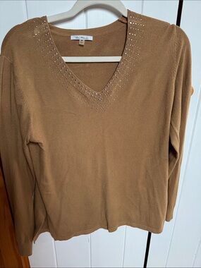 Vera M. Stud-Trim V-Neck Sweater in Camel